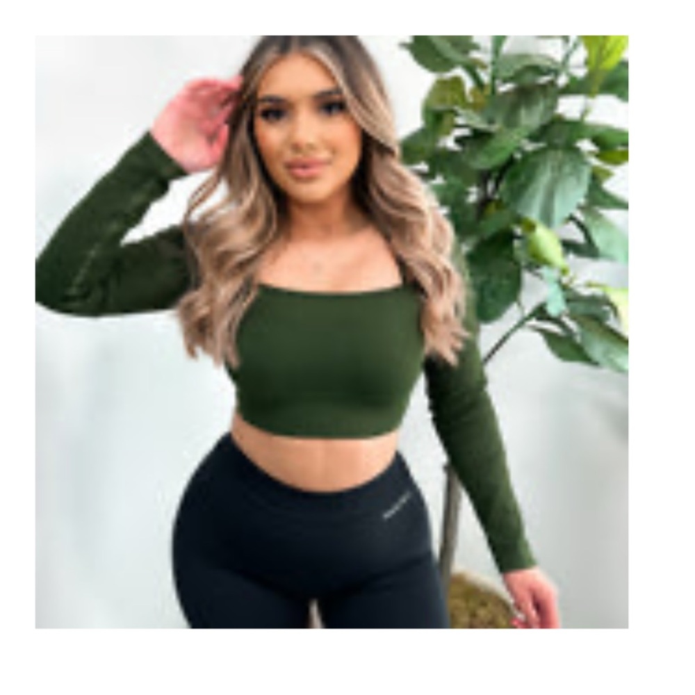 Throw it Back Ribbed Long Sleeve Top
